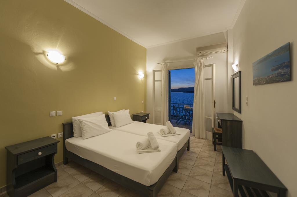 Angeliki Seaside Hotel Alikí 外观 照片